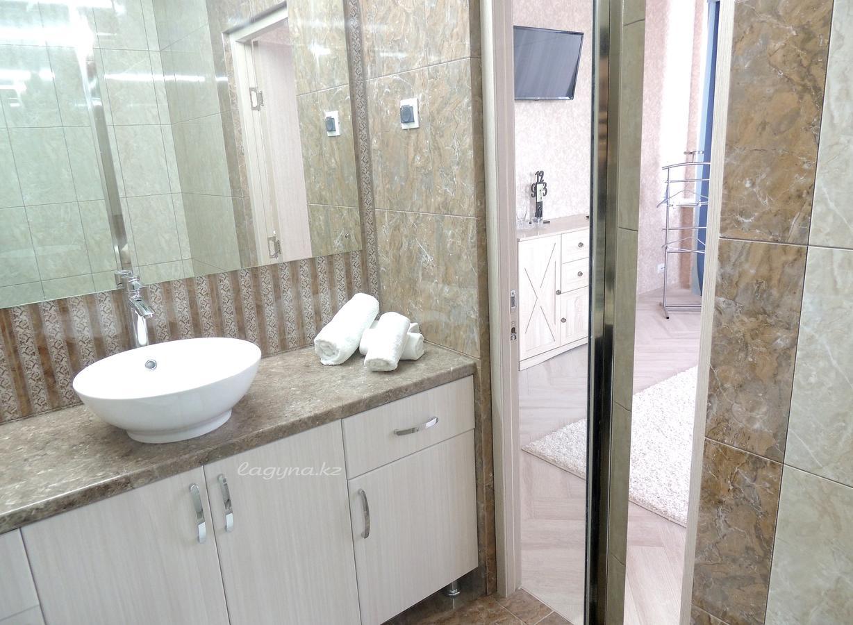 Laguna Hotel Kostanái Habitación foto